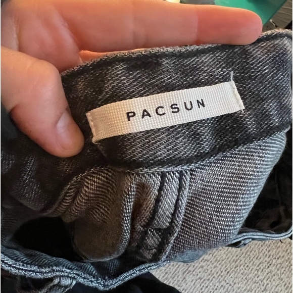 Black Ripped Highwaisted Jeans - Picture 6 of 7